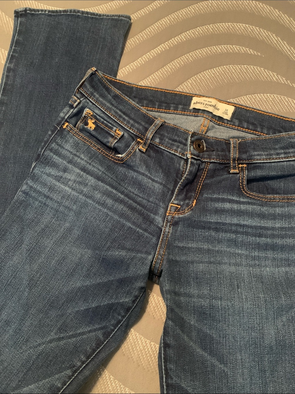 NWOT Abercrombie kids jeans size 16.